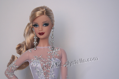 2008 Holiday Barbie, close up